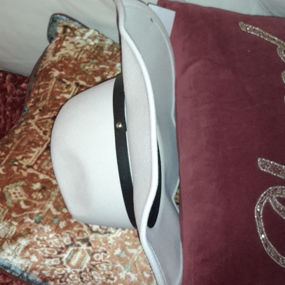 🌺ORCHID LOVE CREAM COLORED Hat - Picture 2 of 9